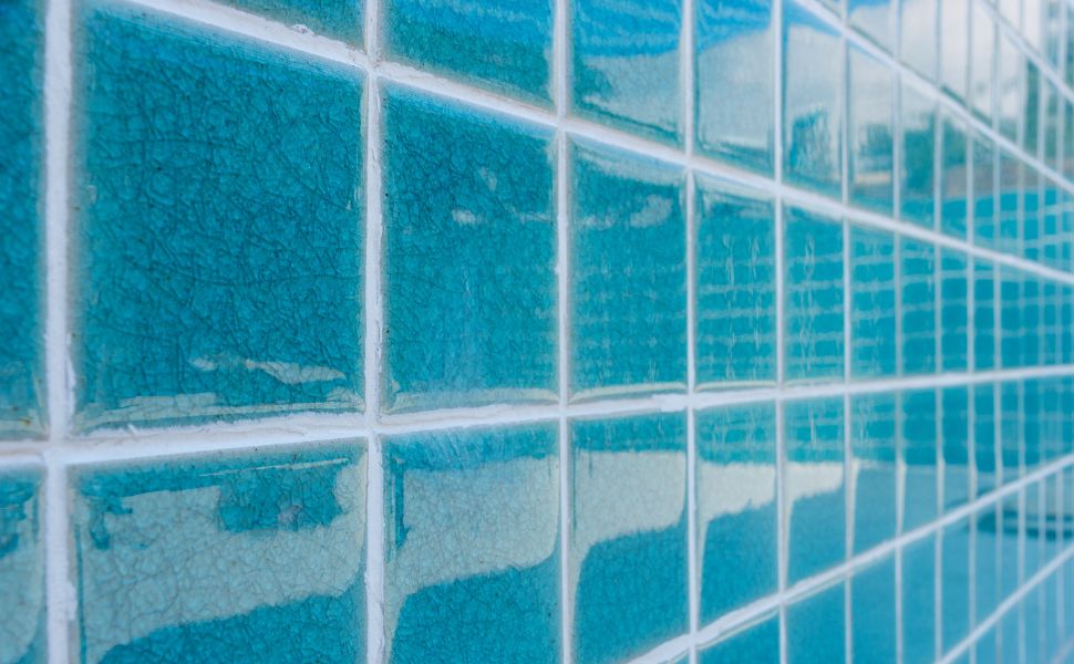 水漏れの9割は“構造選びのミス”──プールソムリエが教える後悔しないプールの選び方